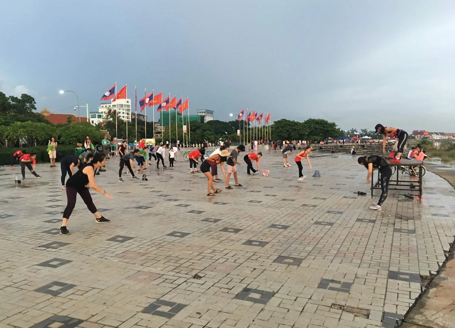 비엔티안 메콩강변 산책로